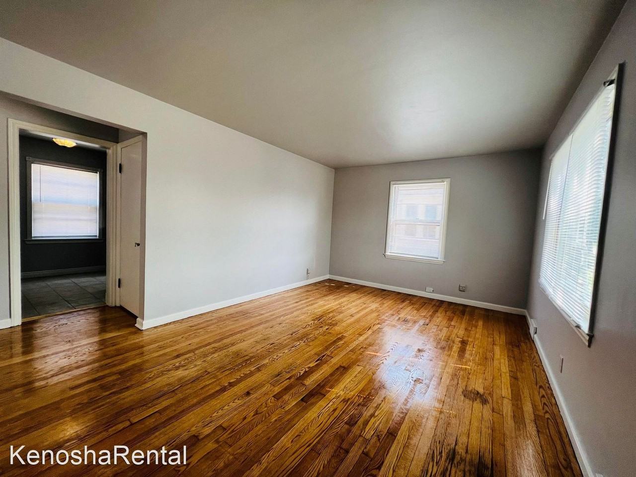 5015 29th Ave - Photo 3 of 30