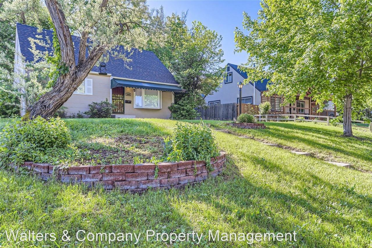 2800 S Williams St - Photo 2 of 31