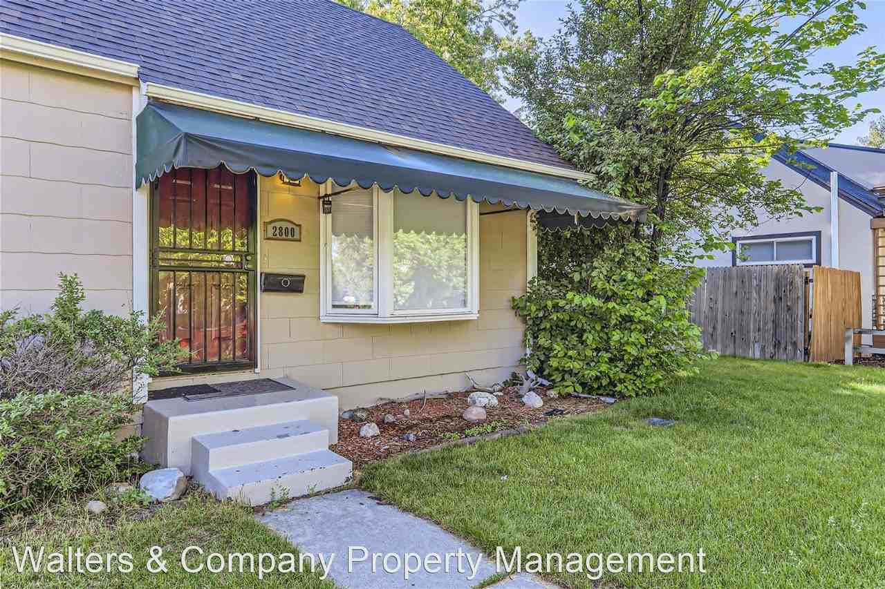 2800 S Williams St - Photo 3 of 31