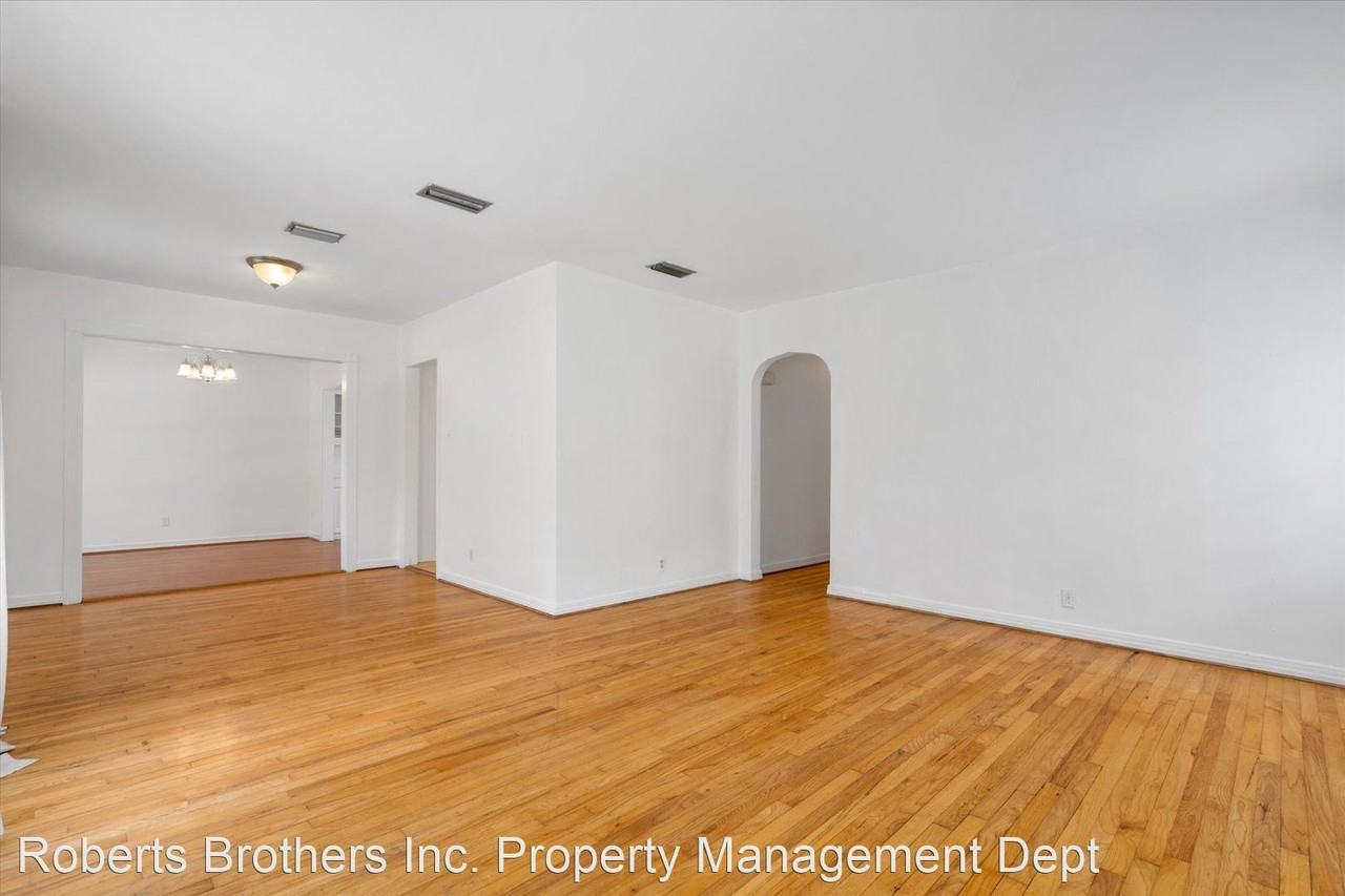 218 Grand Blvd - Photo 3 of 44