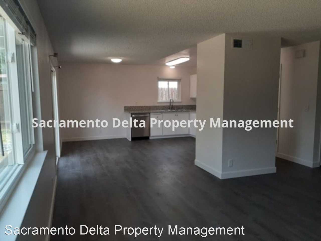 9225 Castlemont Cir - Photo 2 of 13