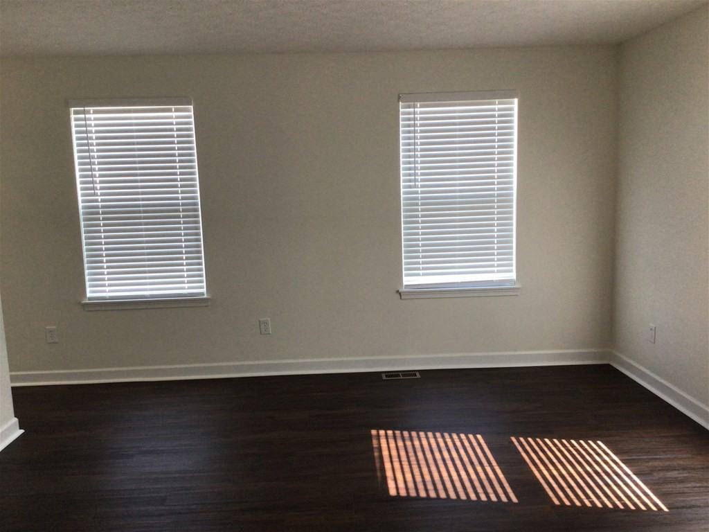 718 Rolling Acre Dr - Photo 3 of 12
