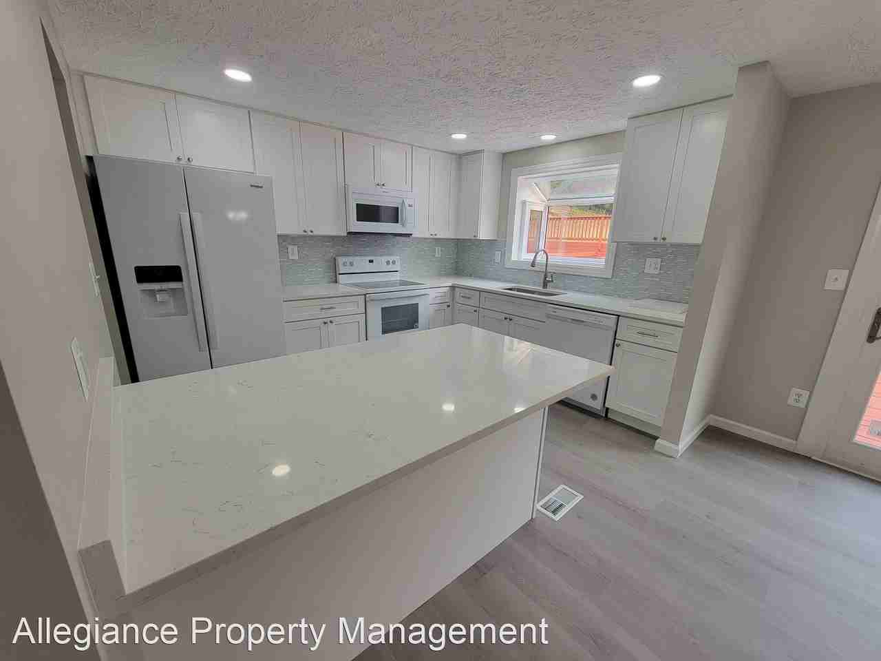 7598 Springfield Hills Dr - Photo 2 of 15