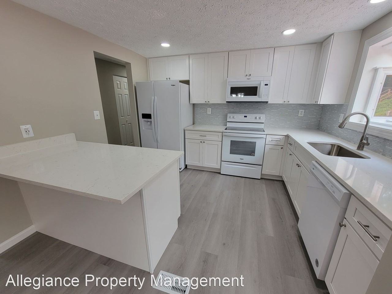 7598 Springfield Hills Dr - Photo 3 of 15