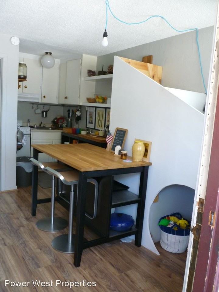 210 Locust Street - Photo 2 of 18