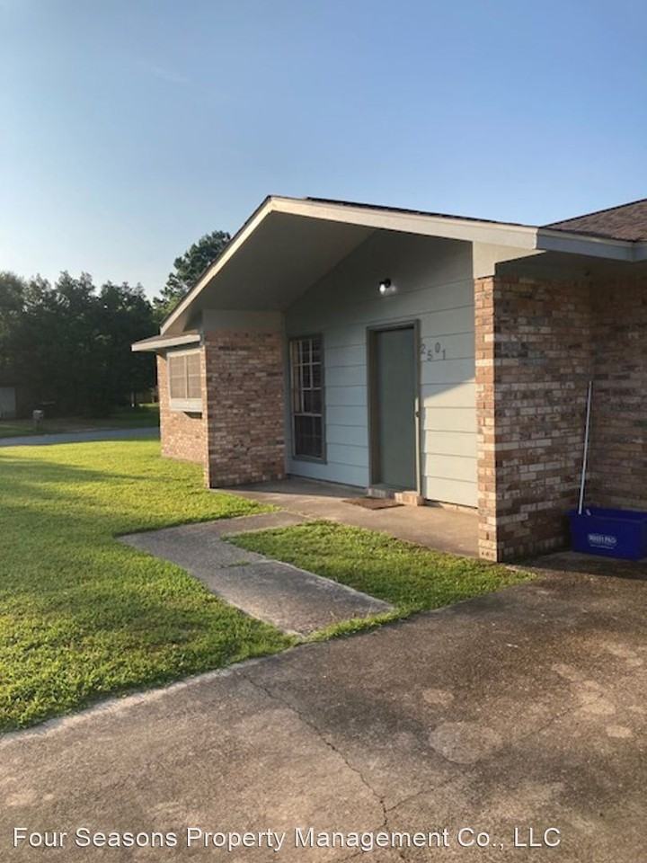 2501 Ridgeway Dr - Photo 2 of 12