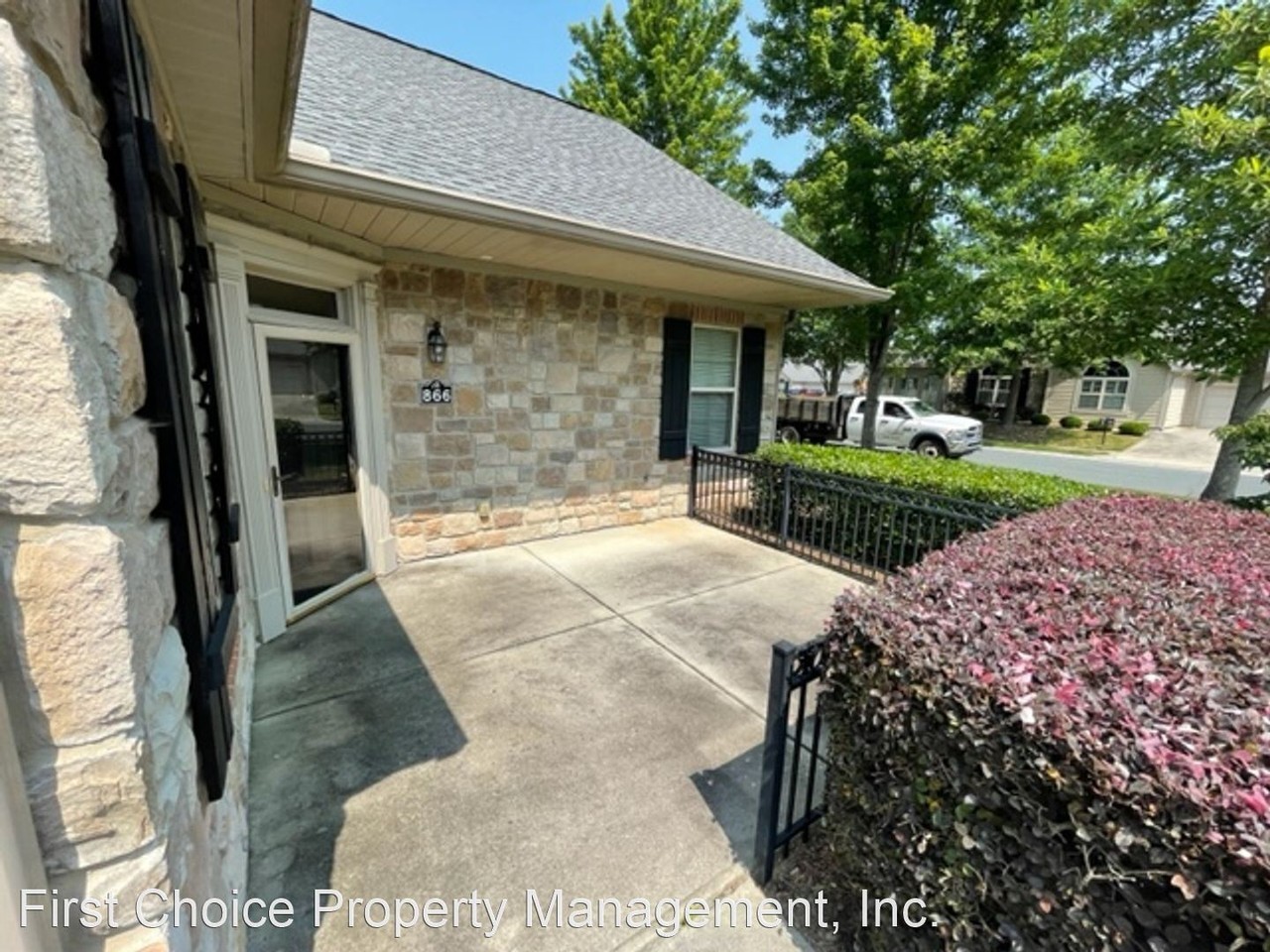 866 Ledgestone Ct - Photo 3 of 18