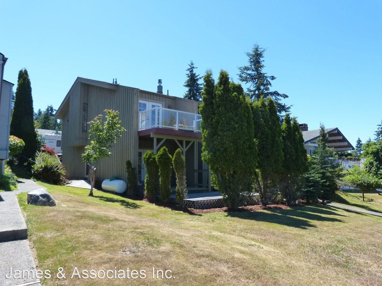 1616 E 4th St, Port Angeles, WA 98362 4 Bedroom House for 2,095/month