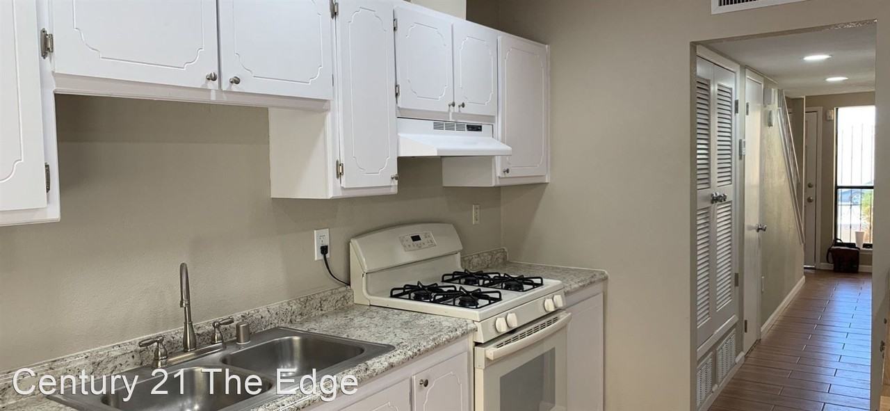 1813 Villa Santos Cir - Photo 3 of 41