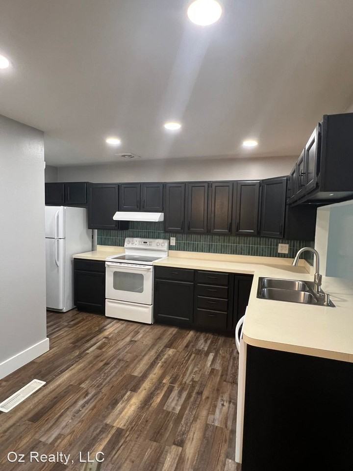 4808 Sandlewood Ct - Photo 2 of 10