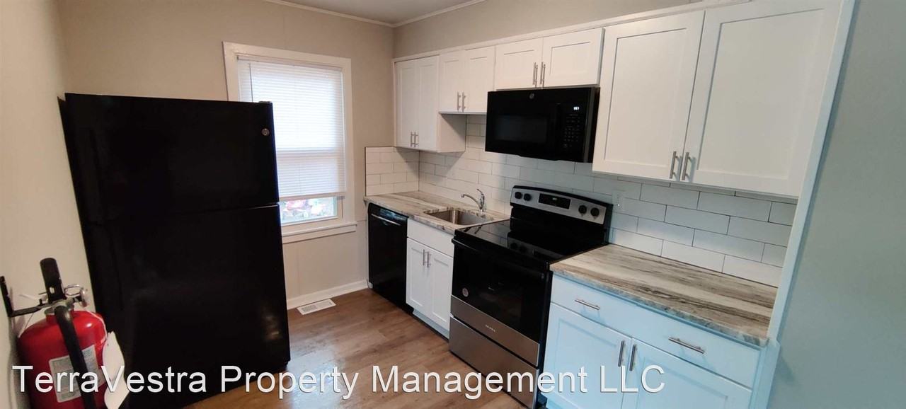 1415 2nd Ave - Photo 3 of 12