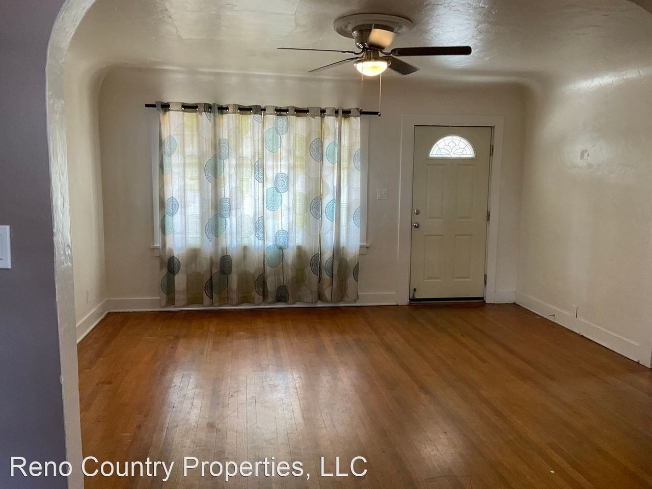 1068 Bell St - Photo 2 of 14