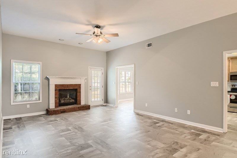 1487 Empress Dr - Photo 2 of 14