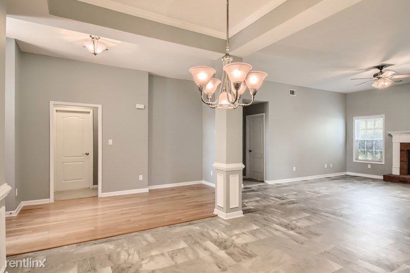 1487 Empress Dr - Photo 3 of 14