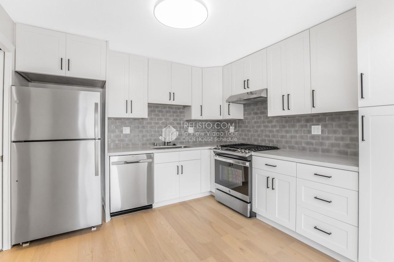 558 28th Ave #102 - Photo 2 of 21