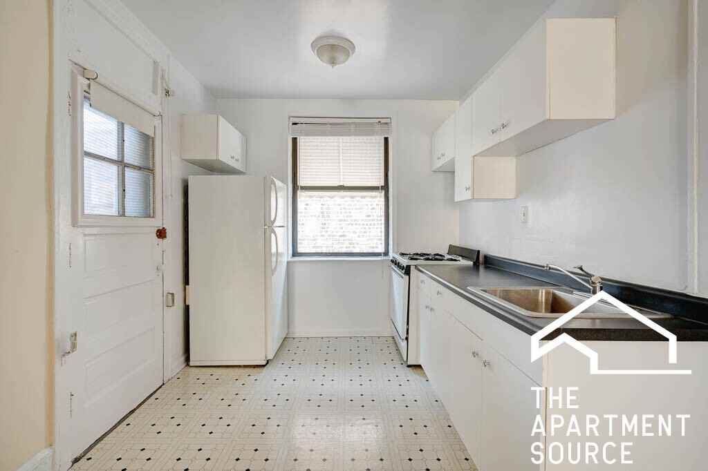 N Spaulding Ave #3B - Photo 2 of 12