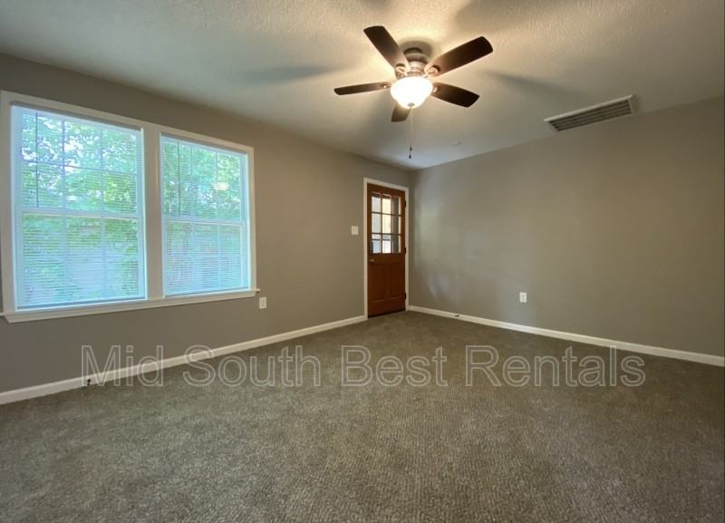 1710 Wolfe St - Photo 2 of 6