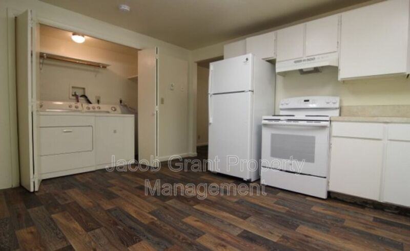 1380 E Poplar St #D - Photo 4 of 11
