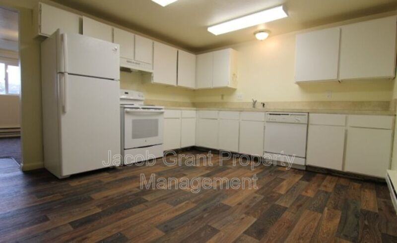 1380 E Poplar St #D - Photo 3 of 11