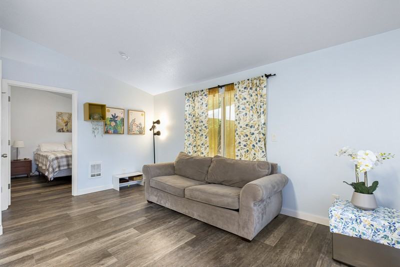 7494 Sw 48th Ave - Photo 2 of 14