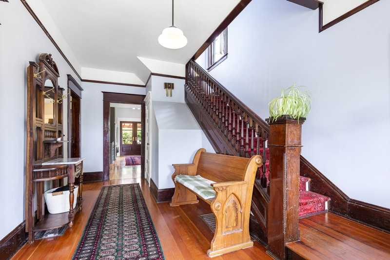 1534 Se 38th Ave - Photo 2 of 29