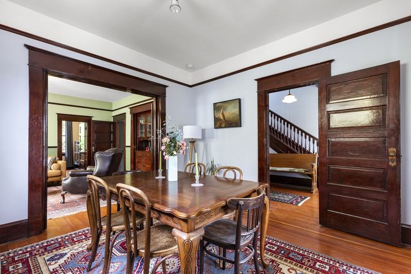 1534 Se 38th Ave - Photo 3 of 29