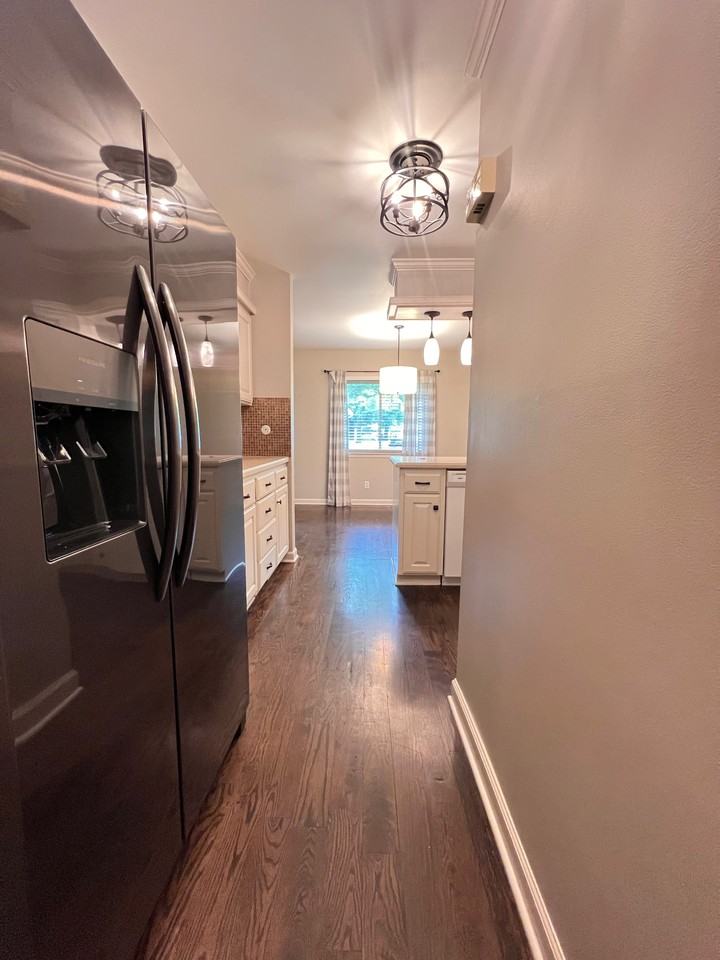 10338 Ash St - Photo 3 of 14