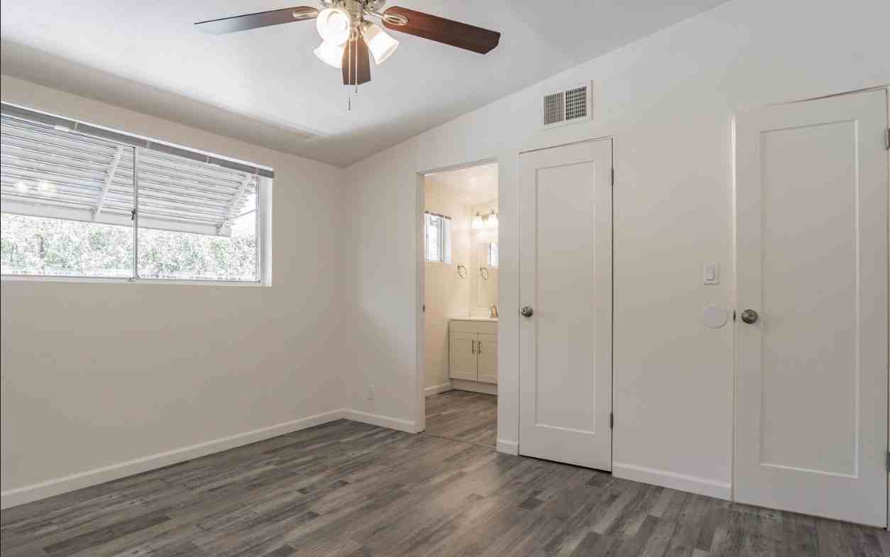 3950 E Fairmount St - Photo 7 of 10