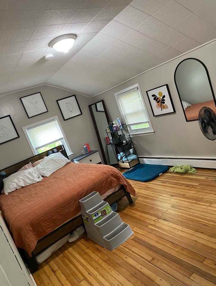130 Railroad Ave - Photo 2 of 6