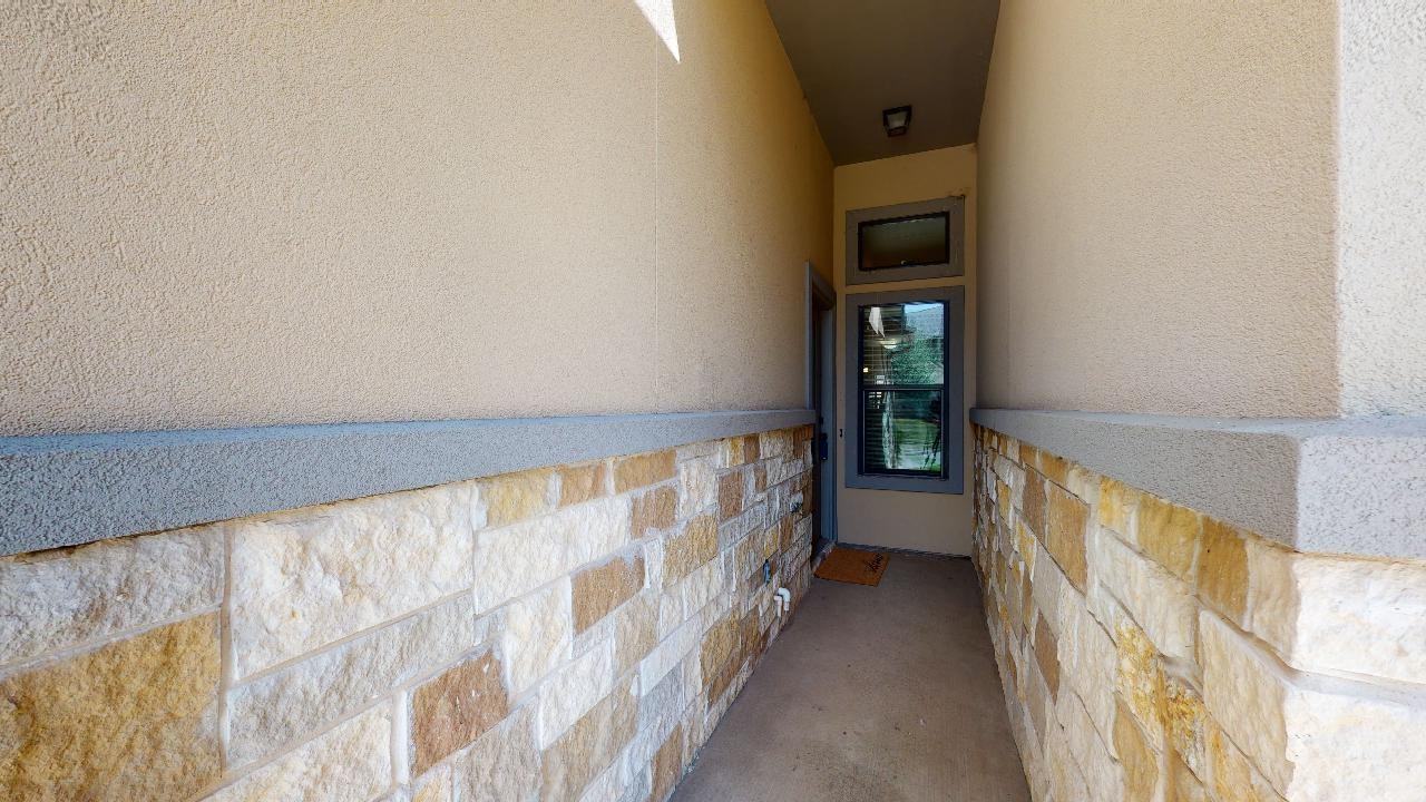 3824 Blackhawk Ln - Photo 3 of 27