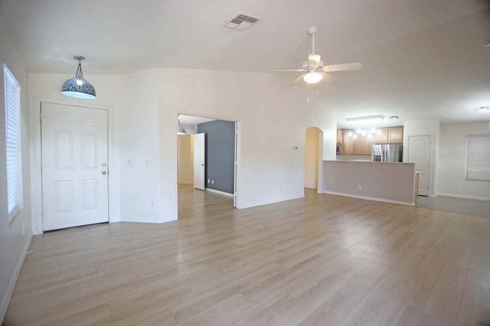 12059 W Dos Rios Dr - Photo 3 of 22