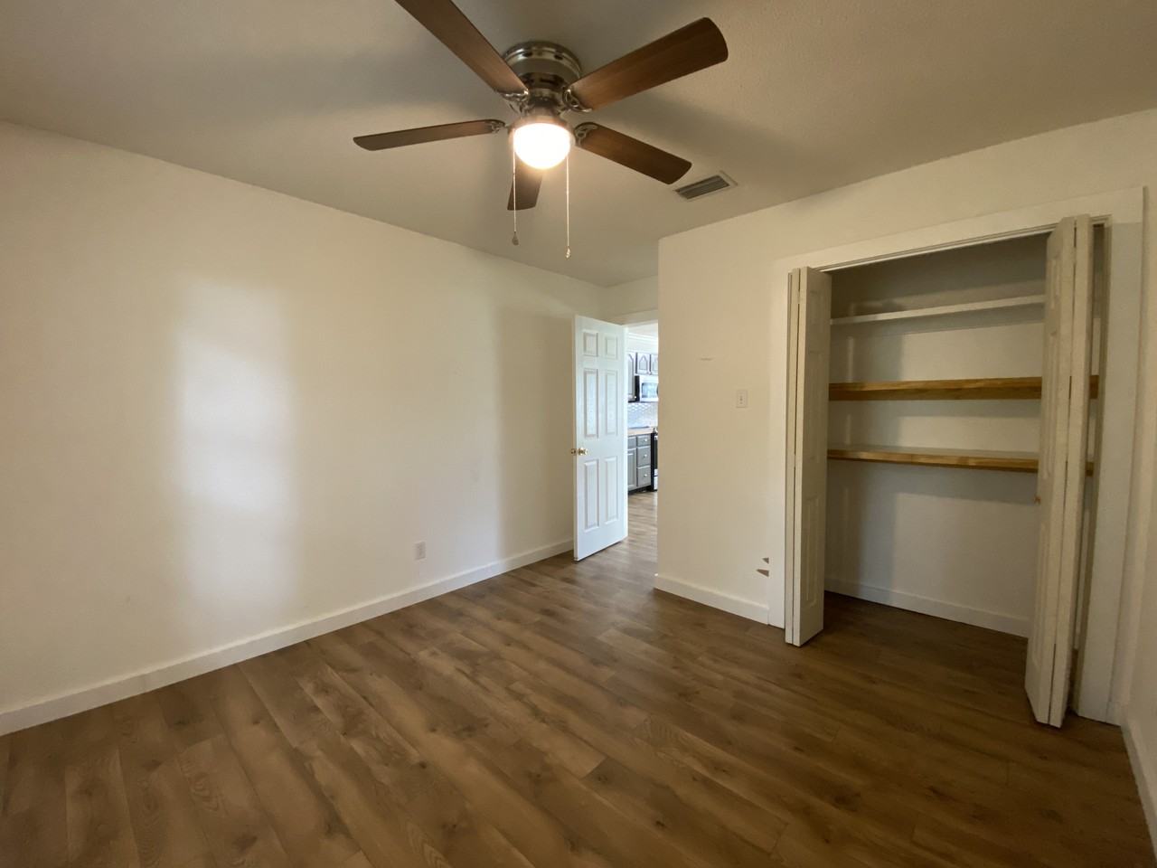 22040 Cedar St - Photo 7 of 15