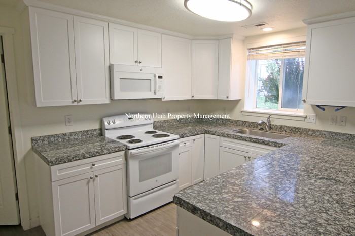 1290 Nw - Photo 2 of 16