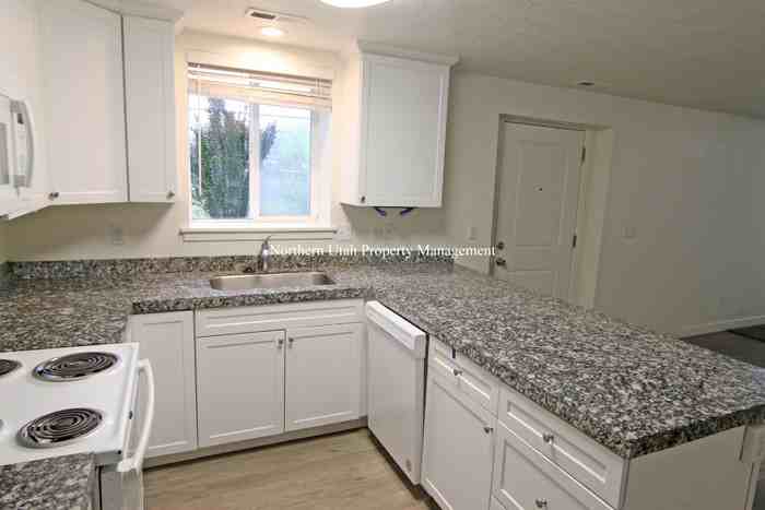 1290 Nw - Photo 3 of 16