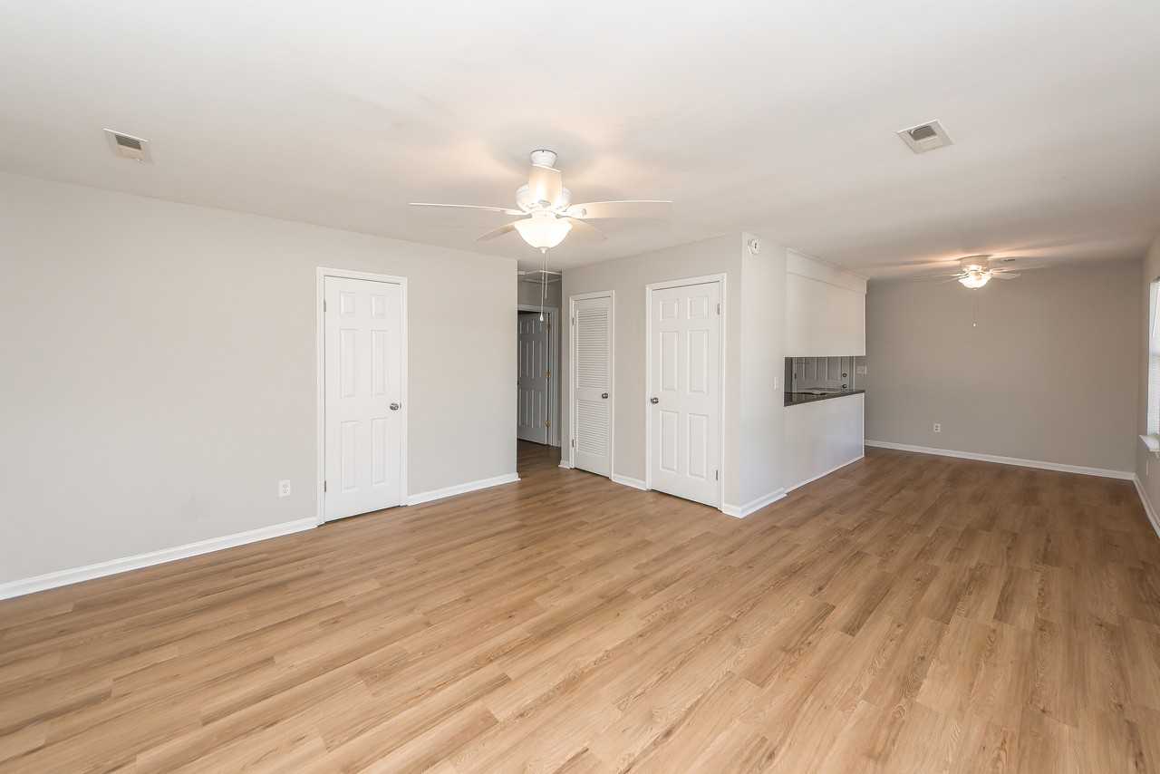 819 Sandpiper Drive - Photo 2 of 12