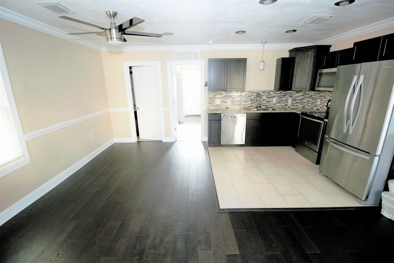 415 Nw 4th St - Photo 3 of 9