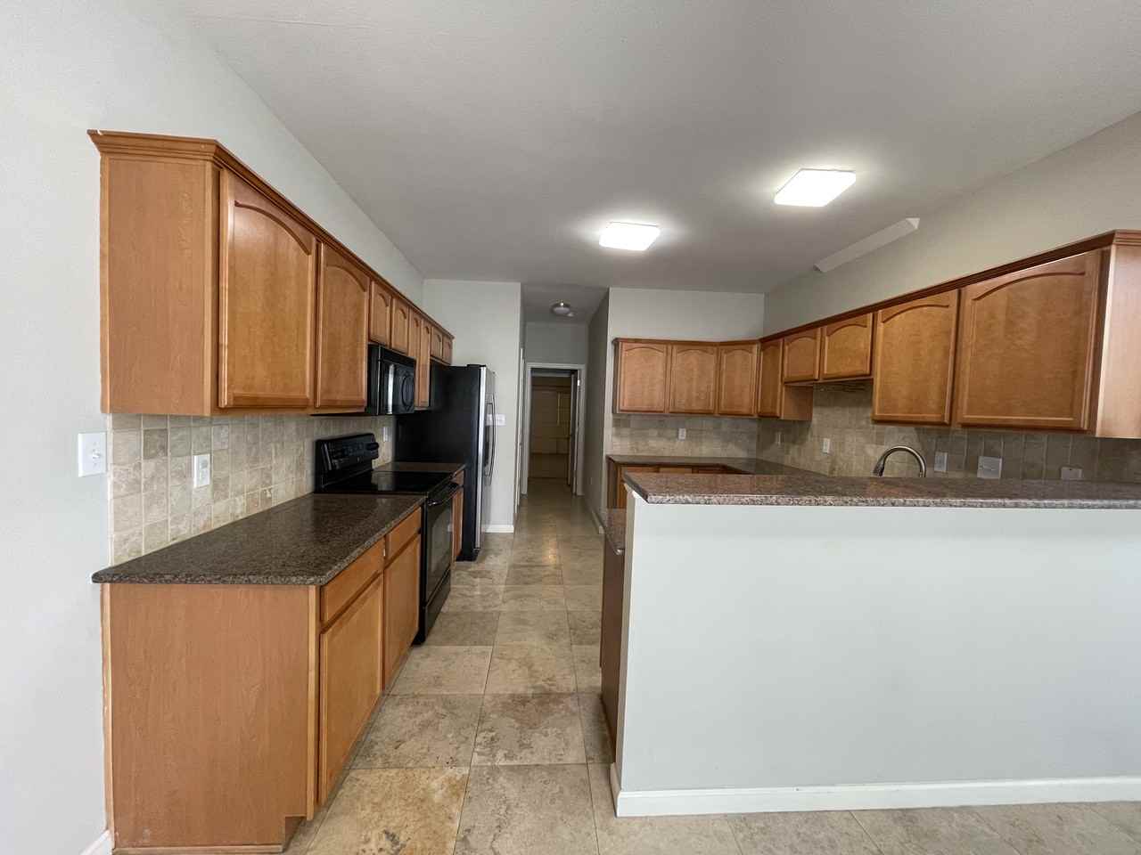 16325 Bay Meadow Cir - Photo 5 of 17