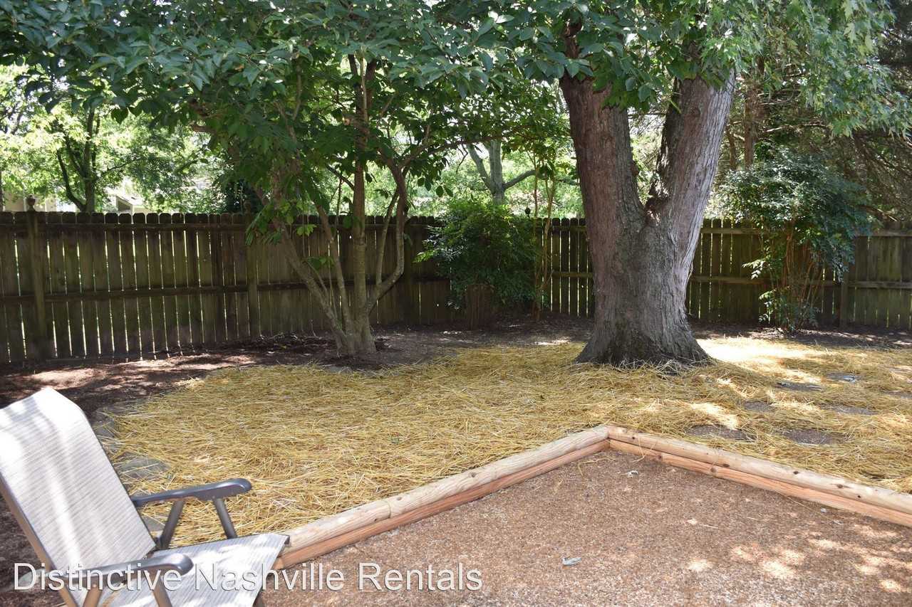 553 Doral Country Dr - Photo 3 of 23