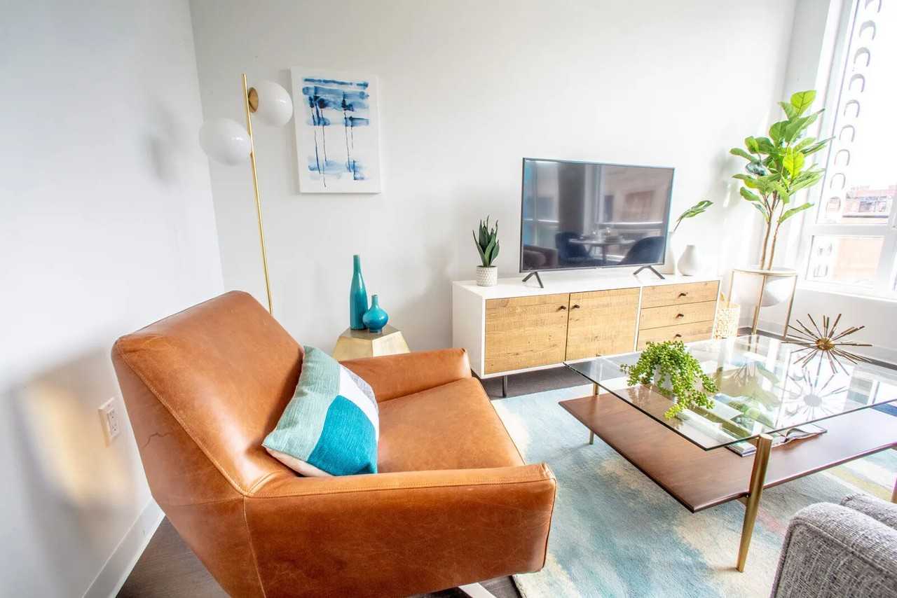 N Milwaukee Ave #305 - Photo 2 of 50