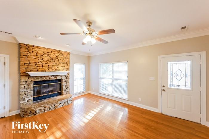 125 Charleston Way - Photo 3 of 15