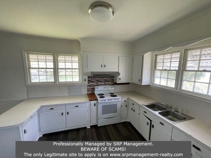 603 W 1st St - Photo 3 of 16