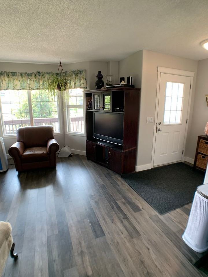 196 Archibald Close - Photo 3 of 19