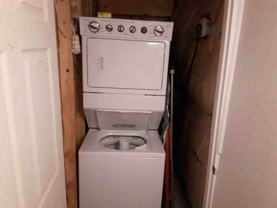 158 Richardson Crescent - Photo 3 of 7