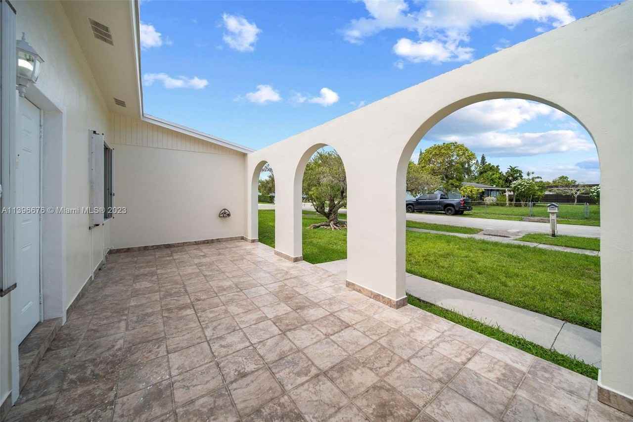 7305 Sw 133rd Ct #7305 - Photo 2 of 8