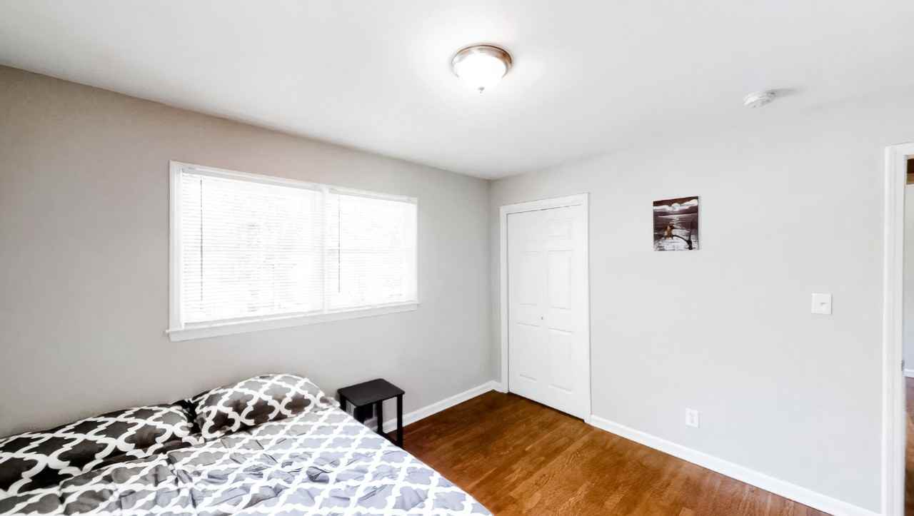 Britley Ter - Photo 7 of 9