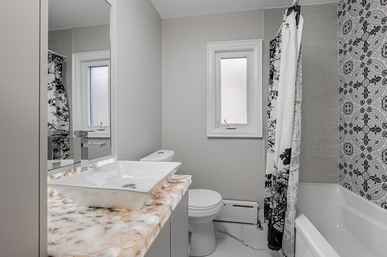 2504 Bloor St W - Photo 2 of 12