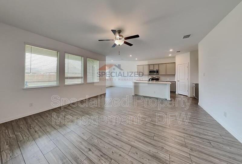 1824 Da Vinci Dr - Photo 2 of 15