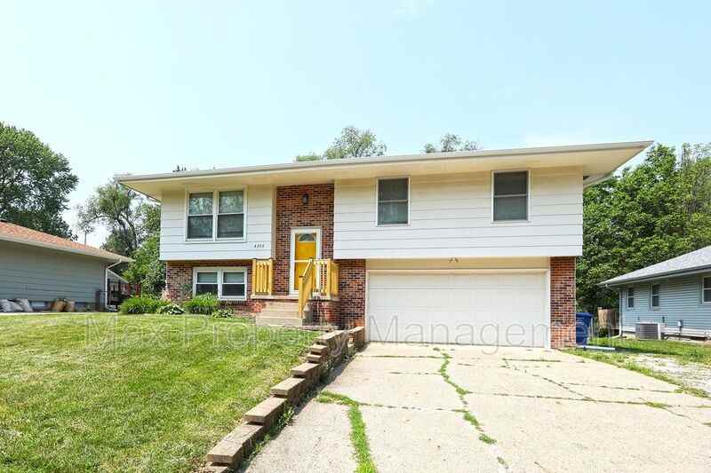 4300 54th St - Photo 2 of 29