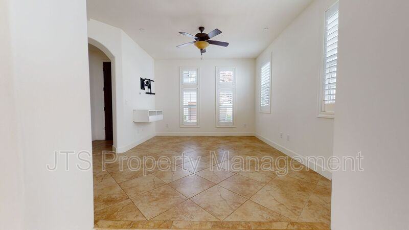 1349 Piper Pl - Photo 4 of 38