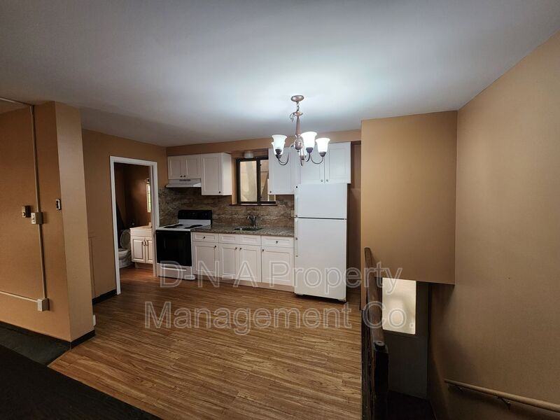 716 W Lackawanna Ave Uppr Left - Photo 3 of 5